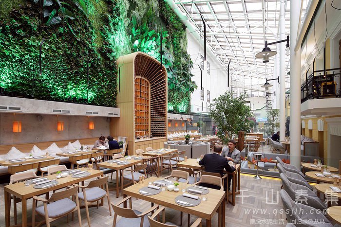Pan-Asian 酒吧设计 植物墙搭配惊艳