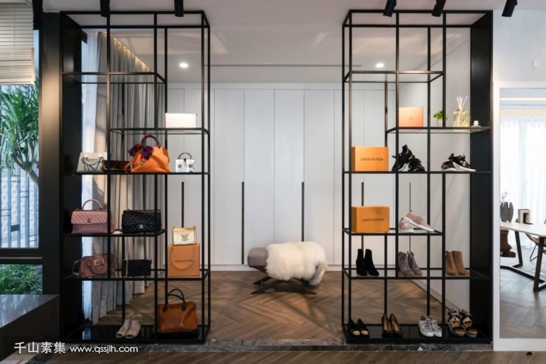05-Theres-an-airy-closet-with-stylish-and-refined-shelves-775x517.jpg