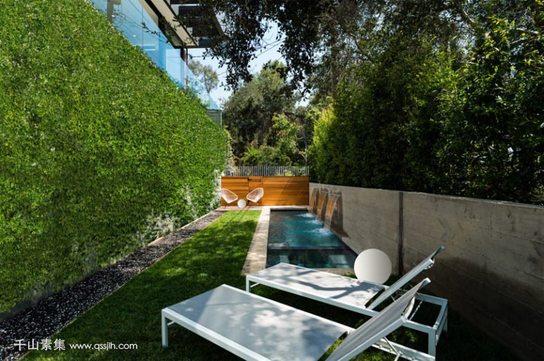 12-The-walls-are-green-and-living-ones-to-make-the-plunge-pool-feel-like-somewhere-in-a-forest-775x514.jpg
