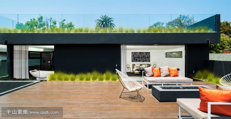 11-The-terrace-features-a-lot-of-grass-and-so-does-the-roof-775x400.jpg