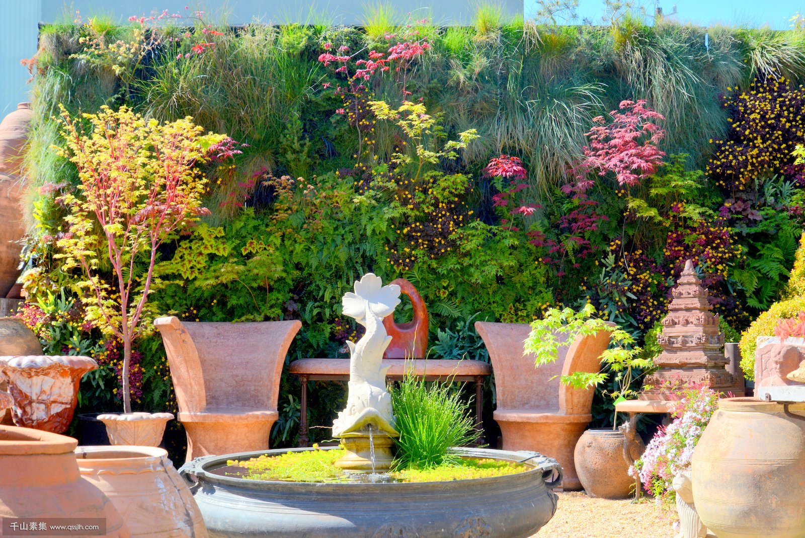 1-florafelt-vivid-color-vertical-garden-living-green-san-francisco1.jpg