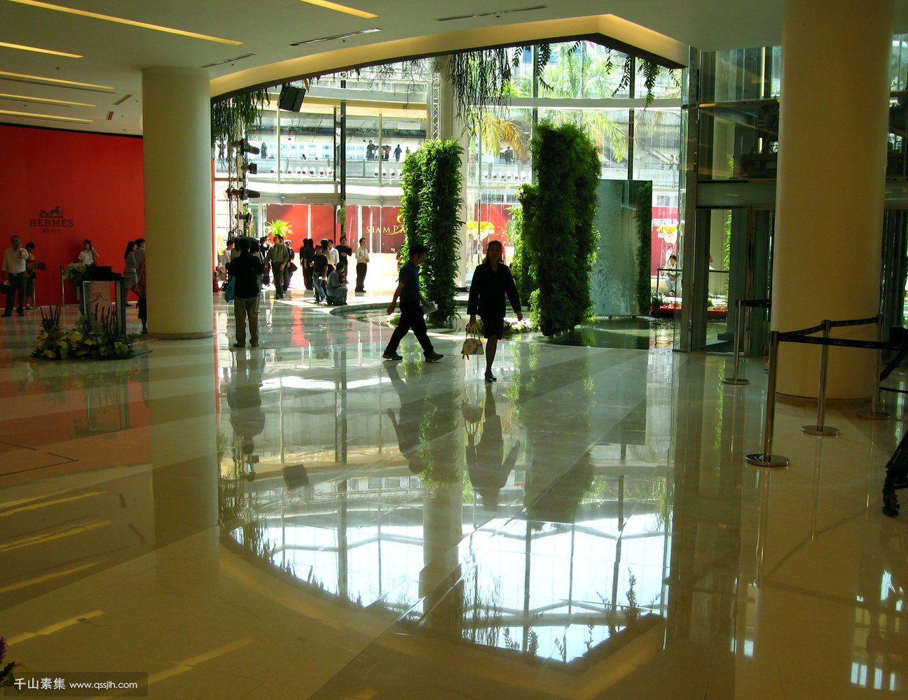 暹罗典范购物中心，把绿色搬进商场，一切像极了童话！