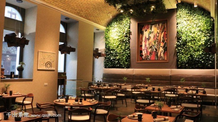 米其林餐厅植物墙 园林式的用餐空间