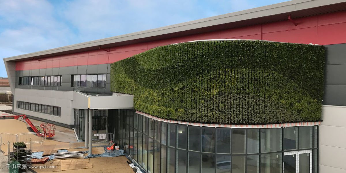 费尔德学院外墙植物墙，突出建筑物环境风气